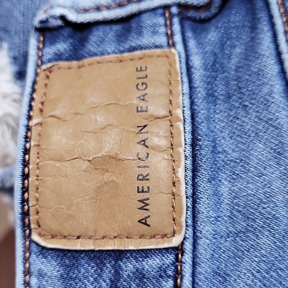 American Eagle Outfitters Distressed Jeans - Picture 10 of 13